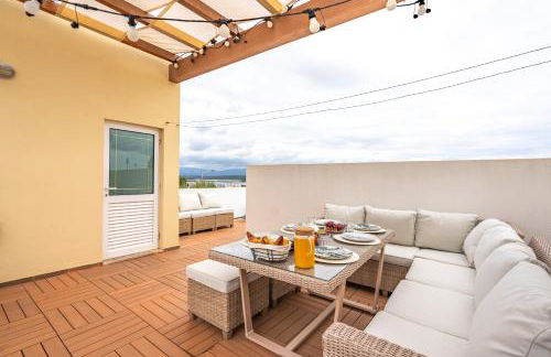 Host Wise - Deluxe House - Terrace & BBC - Foto 12