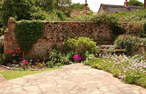 HOXNE HOUSE WEYBOURNE,N Coast sleeps 14 5 bedroom 5car parking,encl garden, less for weeks ask - Foto 75