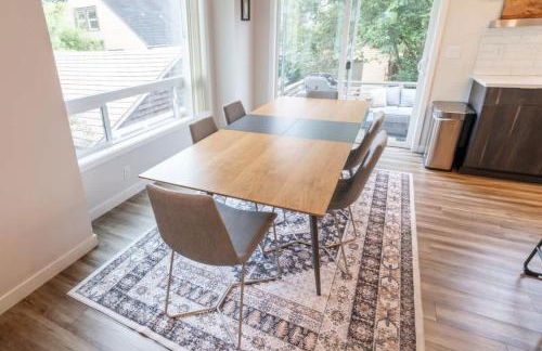 Comfy Family Home, Walkable Neighborhood + Patio! - Foto 21