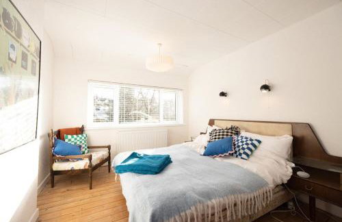 Cosy mid century Stockport with views, dog walks, woodburner - Foto 46