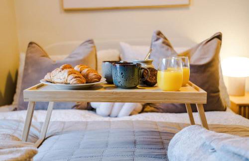 Cosy 3-Bed, Sleeps 5, Free Parking, Long and Short Stays - Photo 28