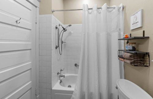 Quiet 2BR Near Mercy Dog Friendly, Week & MO Rates - Foto 21