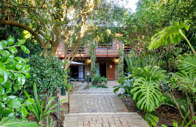 Lush Suburban Paradise - Deluxe Unit - Foto 24