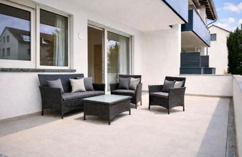 STN Royale Suite - Ferienwohnung mit 4 Schlafzimmer, 8 Big Beds, Parkplatz & Balkon, Highspeed WLAN, Netflix Premium, Zentral zu Audi & Schwarz Gruppe - Foto 6