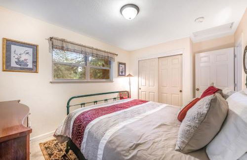 Rustic Mtn-View Home with Wood Stove Dog Friendly - Photo 14