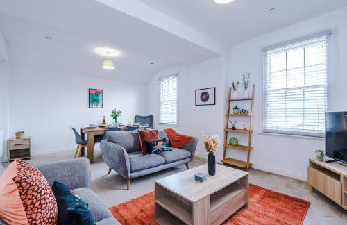 Modern 3 Bedroom House Perfect for Short and Long Stays - Foto 55