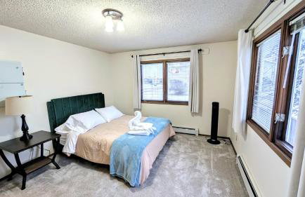 Spacious Downtown 2-bdrm Apartment - Photo 36