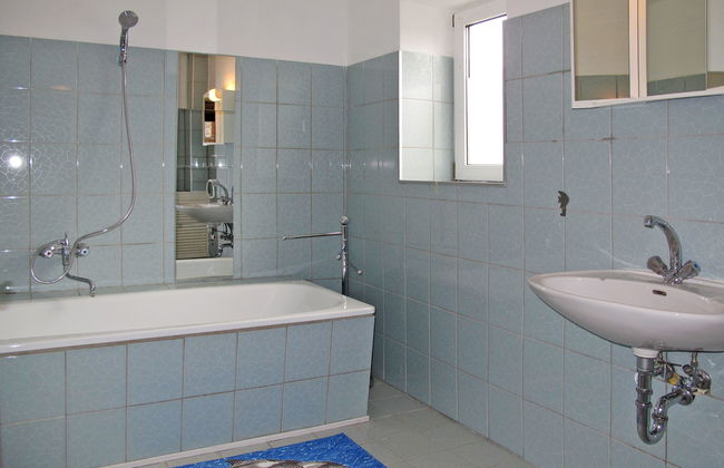 2 bedroom House in Verchen with garden - Photo 10