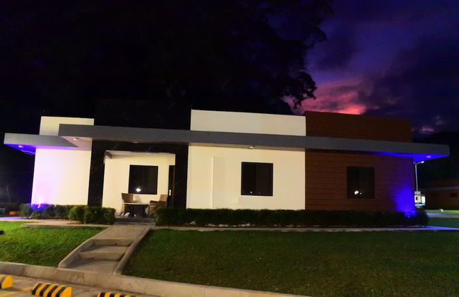 Aurora Villas and Cabin Resort - Photo 45