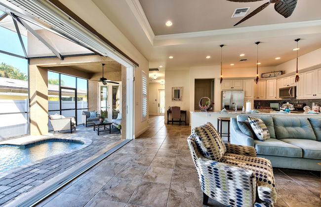 Amalfi Vacation Rental: Stylish 3-BR Retreat Steps from Vanderbilt Beach. Relax by the Private Pool and Enjoy Modern Amenities. Ideal for Families with Easy Access to Mercato and Local Attractions - Foto 5