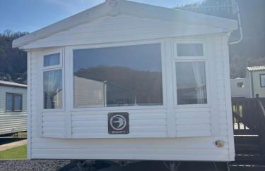 Sea Breeze Retreat 2 Bedroom Pet Friendly Caravan in Clarach Bay - Foto 6