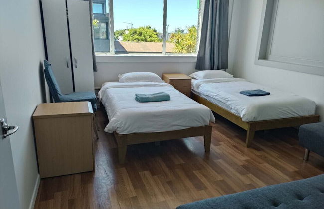 1 Double 2 single 2 Sofa Beds Suite 4 - Photo 5