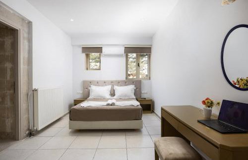 Villa Pasiphae - With Private Heated Pool - Photo 34