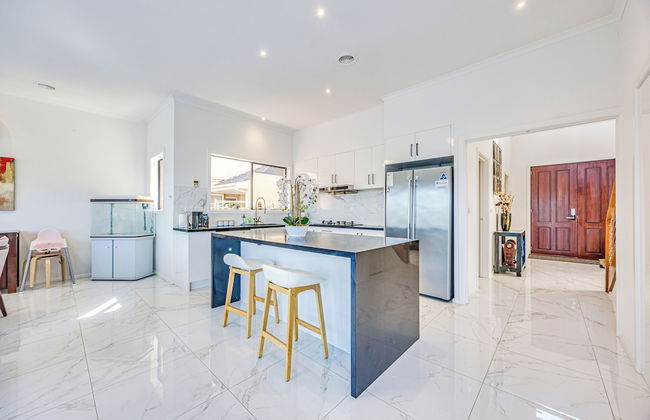 StayAU 6BR Deluxe Lakeview Point Cook - Foto 32