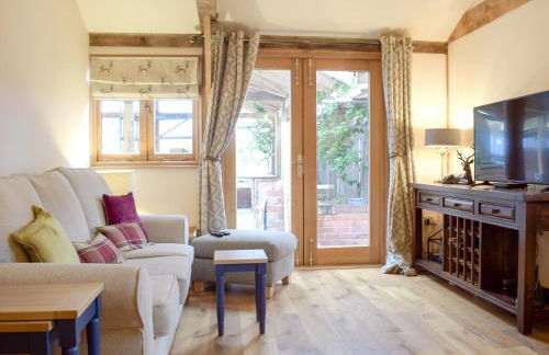 Rushmoor Lodge - Photo 1