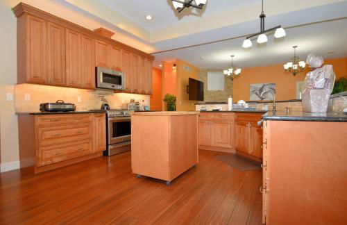 9 Bedroom Saratoga Retreat, In-Ground Heated Pool, HotTub, Firepit, Gourmet Kitchen, Private Office - Foto 40