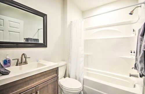 2 Mi to Marinas and Grove Cozy Cabin with Grill - Foto 12