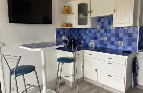 Studio et parking à 300m de la plage de Fréjus - Foto 1