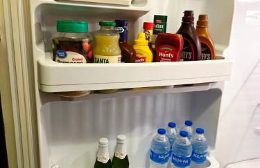 Cozy Luxury - King Bed, Coffee Bar, Sleeps 5 - Foto 23