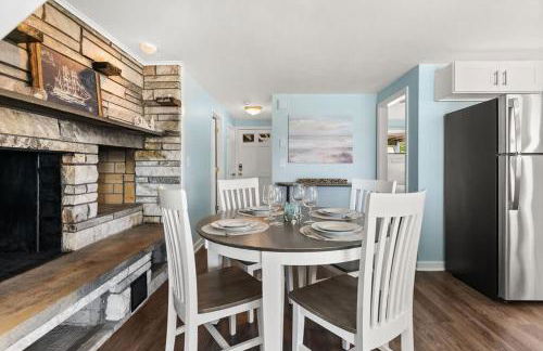 Snug Seaside Views From Couch Walk to Beach - Foto 13