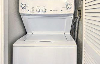 2 Mi to Griffith Park! Burbank Extended-Stay Condo - Foto 23