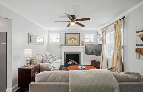 Private House + Yard Central Location to all RVA - Foto 41