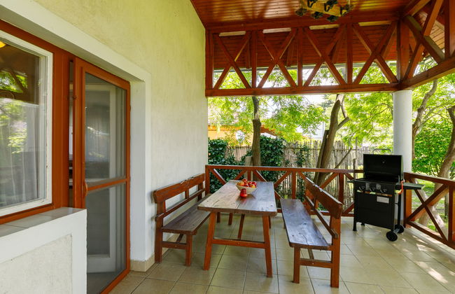 5 bedroom House in Balatonboglár with garden and terrace - Photo 3