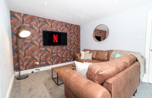 Stylish 4 bed - Contractor Stays, Wi-fi, Plenty of Parking - Foto 30