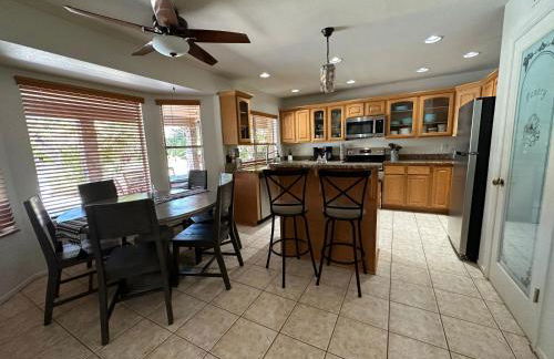 Paradise in Scottsdale with Pool Oasis & Game Room - Foto 9