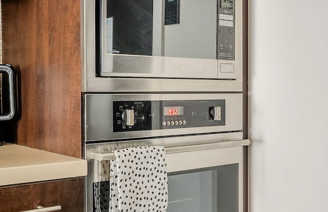 Modern Apartments in North York - Photo 70