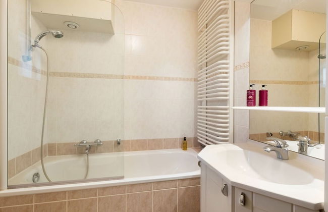 Charming Home w/ Garden - Photo 7