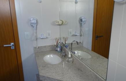 Belíssimo Apto à Beira Mar - Foto 29