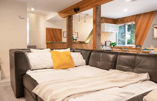 Kirkland Oasis Chic Basement Retreat with Hot Tub - Foto 28