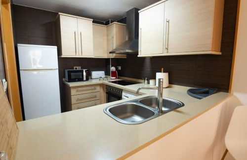 Ground floor apartment on the seafront with pool - Foto 49