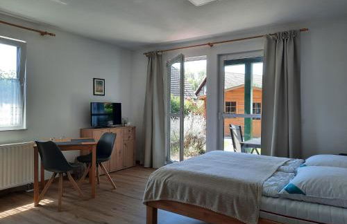 Ferienhaus Sasse Ferienwohnungen mit Garten & Grill - Foto 6