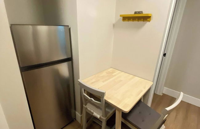 Central 2br Near Unveristy And Whyte Ave - Photo 11