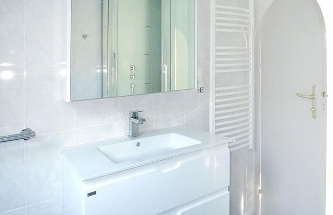 Stone House Near Pink Granite Coast Beaches - Photo 7