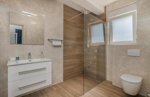 Villa with nice pool, luxuriously furnished, quiet area - by TRAVELER tourist agency Krk ID2389 - Foto 31