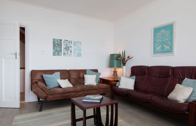 Beautiful Beachfront House wth Balcony Sea Views - Foto 53