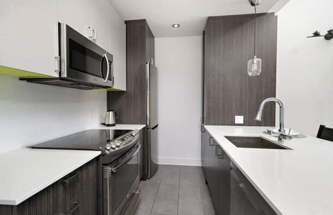 3 Bedroom Penthouse Great for Family Vacation - Photo 33