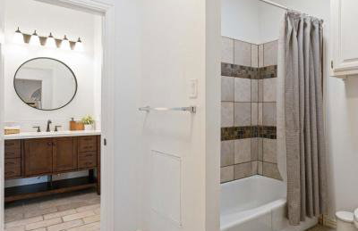 Luxurious 5 Bedroom Retreat with Pool - Foto 28