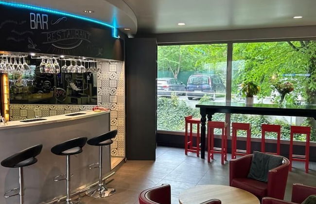 Standing Hôtel Suites by Actisource - Photo 4