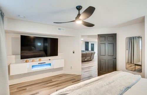 Luxury Prairie Retreat 5 Min from Madison! - Photo 32