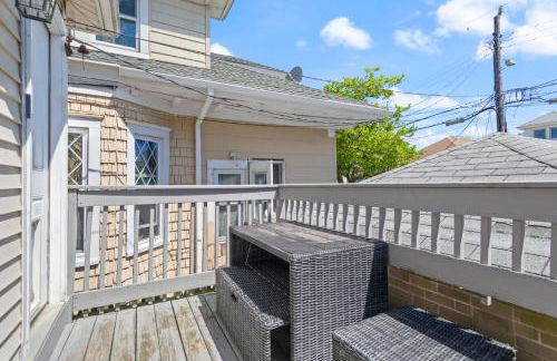 Dazzling Bungalow within 2 Blocks of Beach - Foto 42