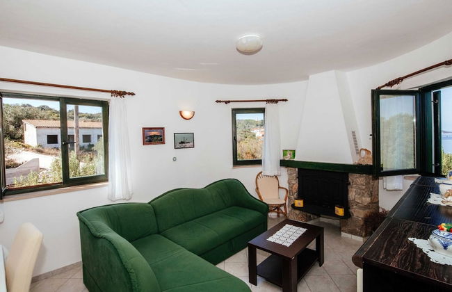 Beautiful Holiday Home in Mali Iz With Pool - Foto 7