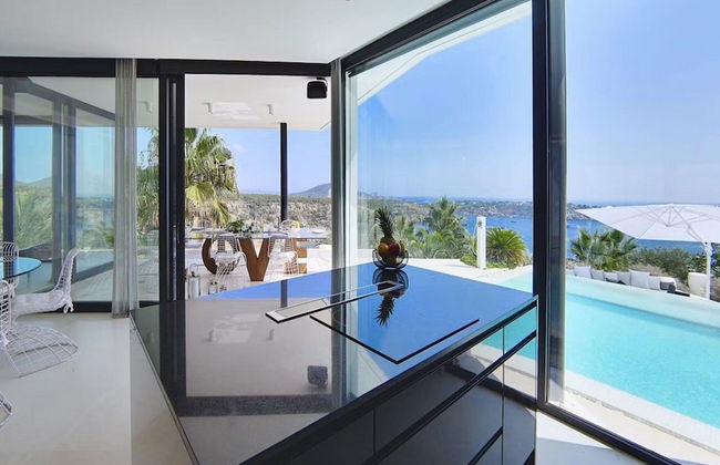 Striking Villa With Terraced Garden - Foto 20