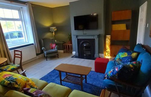 Peaceful Home from Home - Spacious 3 Bedroom House Accommodating 7 - Ideal for Families and Workers - Foto 22