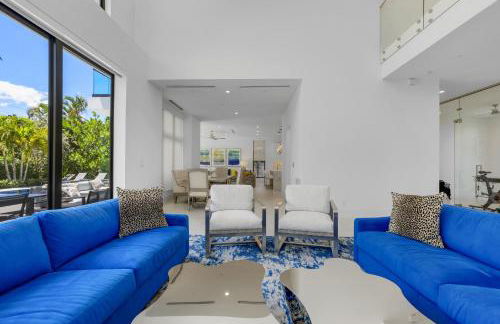 LVS Villa Blanco 5BR Coastal Oasis with Rooftop Sunset Deck Heated Pool Spa & Walk-to-Beach Access - Foto 62