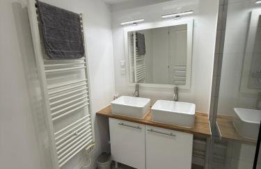 Gite de groupe lacs et forêt du jura - SPA et Sauna Privatif - Orgelet - Foto 10