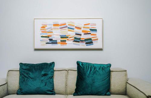 Long Stays Offers , New 2 Bed APT , Sleeps 3 , Wigan , Perfect for Relocations , Contractors , Families - Photo 11